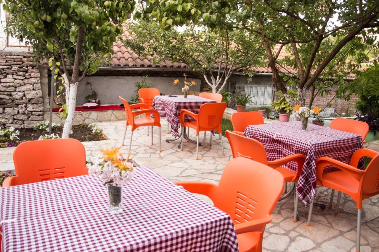 "Mani Guest House" Gjirokaster Ngoại thất bức ảnh