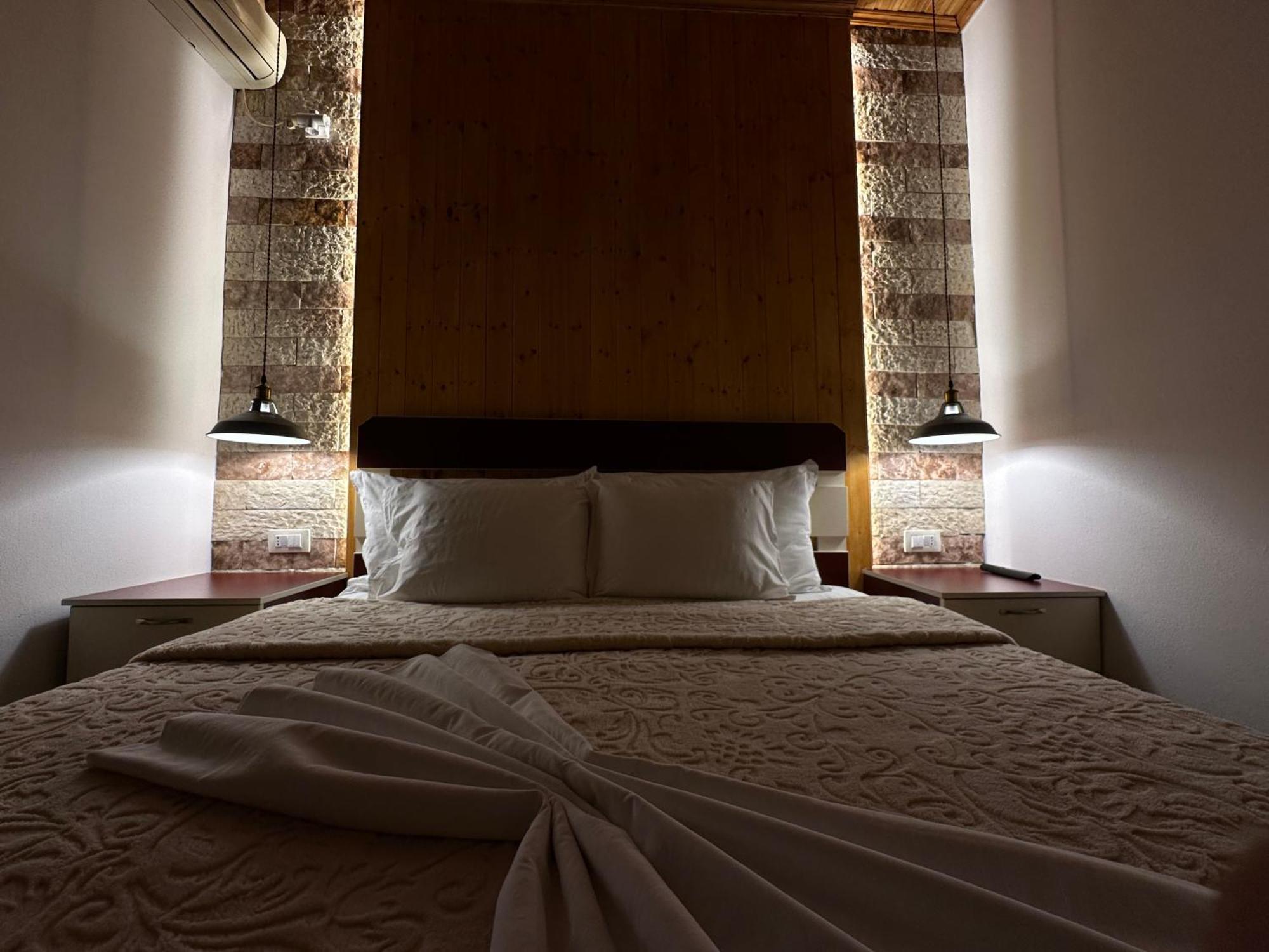 "Mani Guest House" Gjirokaster Ngoại thất bức ảnh