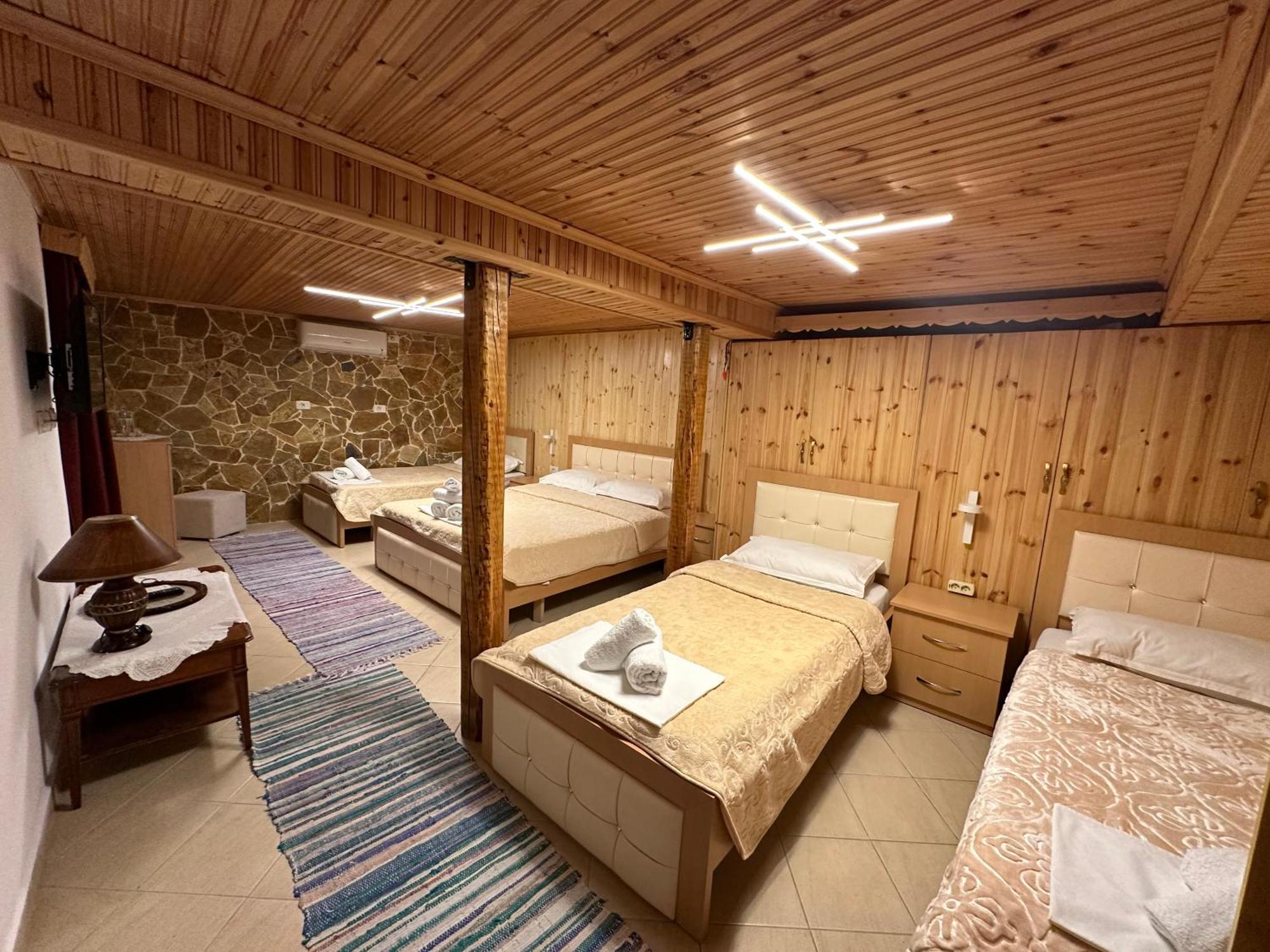 "Mani Guest House" Gjirokaster Ngoại thất bức ảnh