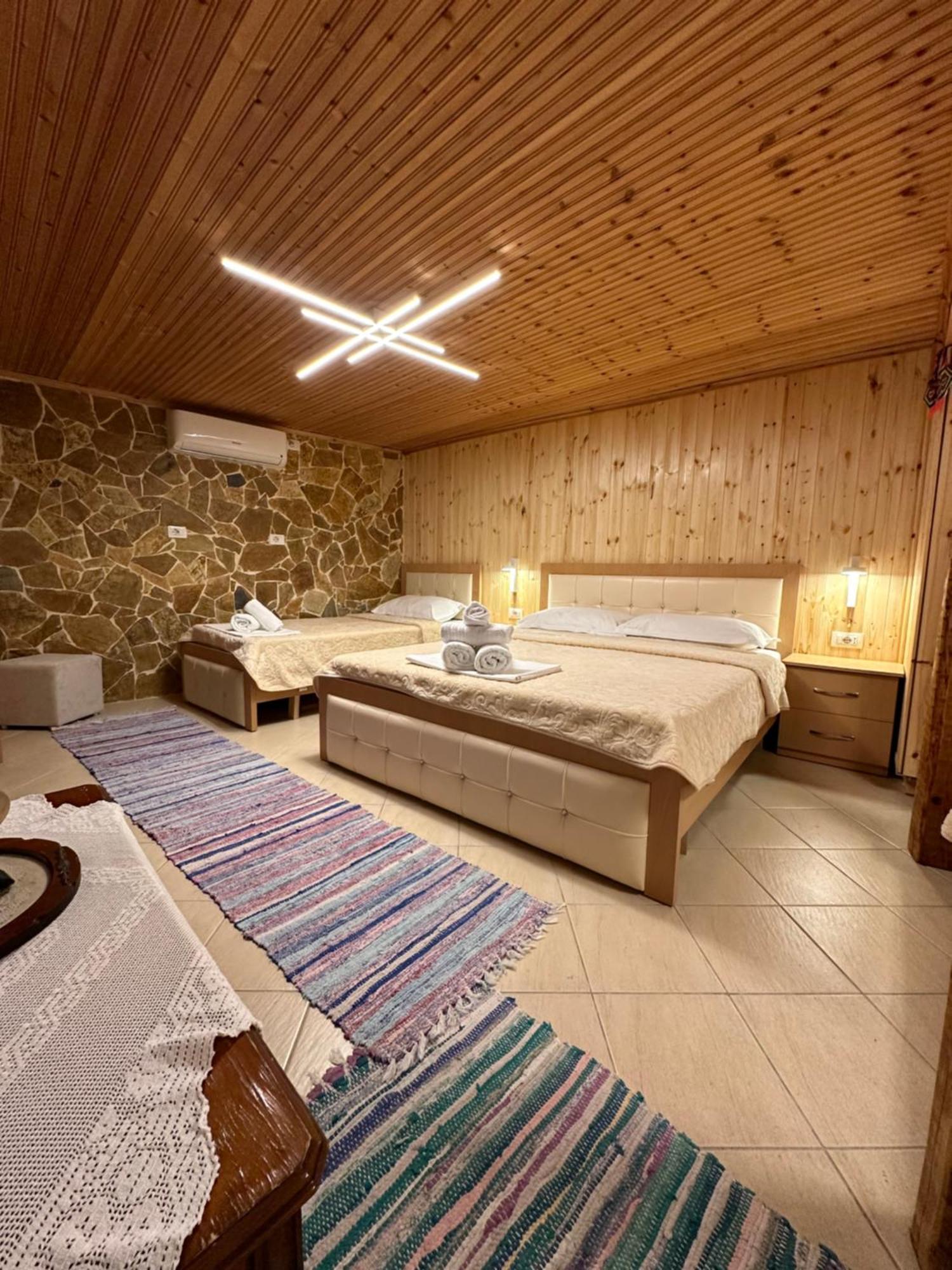 "Mani Guest House" Gjirokaster Ngoại thất bức ảnh