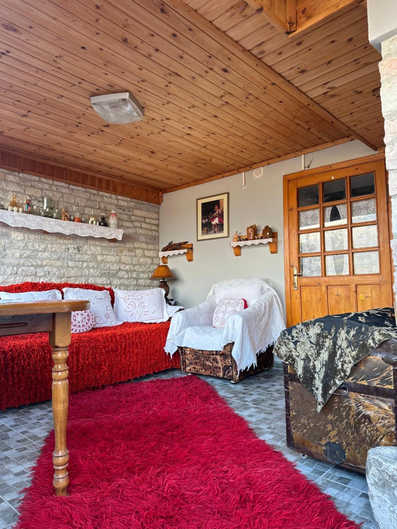 "Mani Guest House" Gjirokaster Ngoại thất bức ảnh
