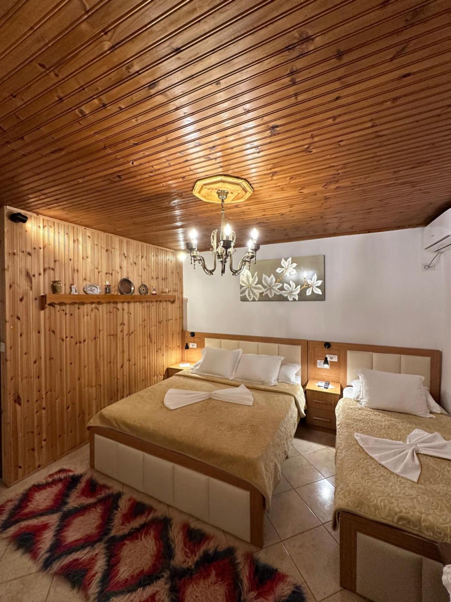 "Mani Guest House" Gjirokaster Ngoại thất bức ảnh