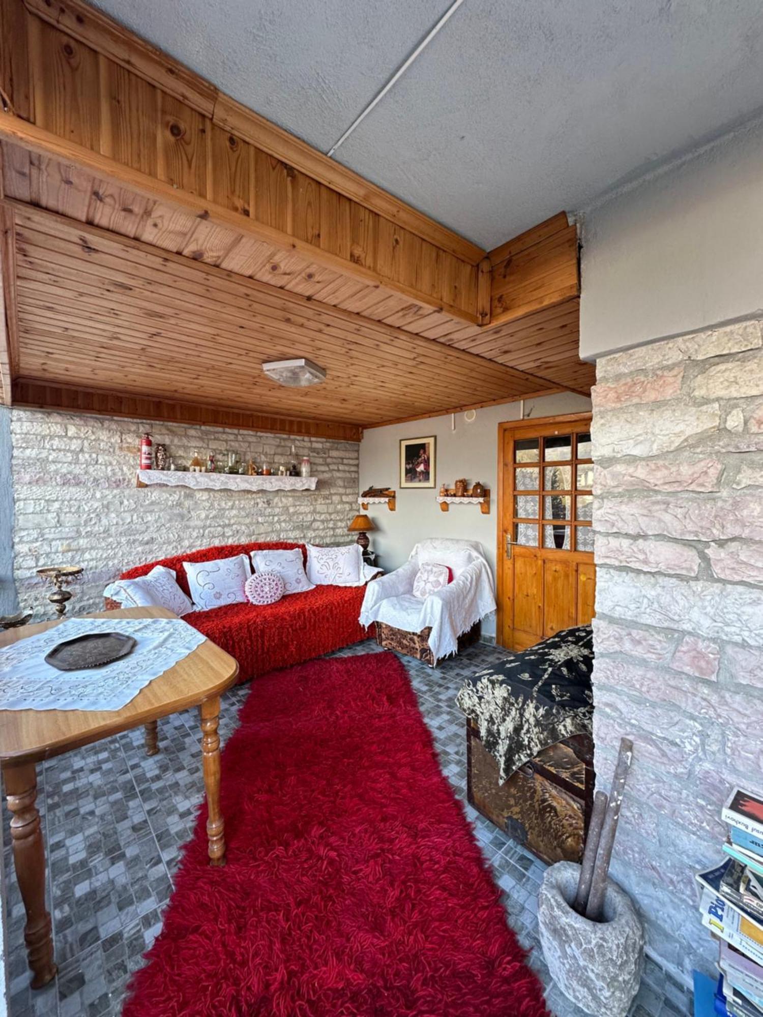 "Mani Guest House" Gjirokaster Ngoại thất bức ảnh